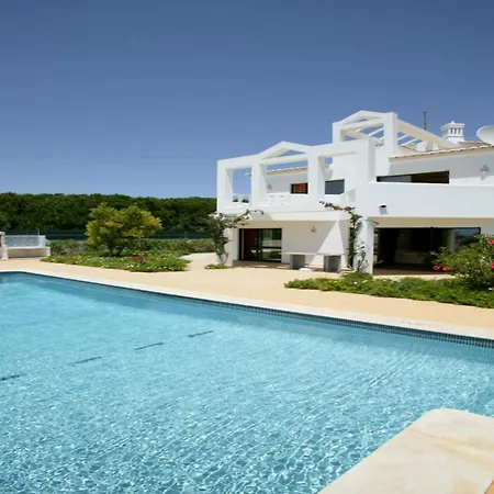 Vila Stylish Villa With Large Private Pool Sea Views