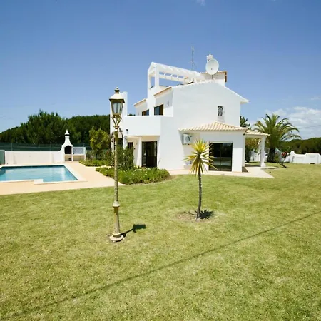 Stylish Villa With Large Private Pool Sea Views Albufeira